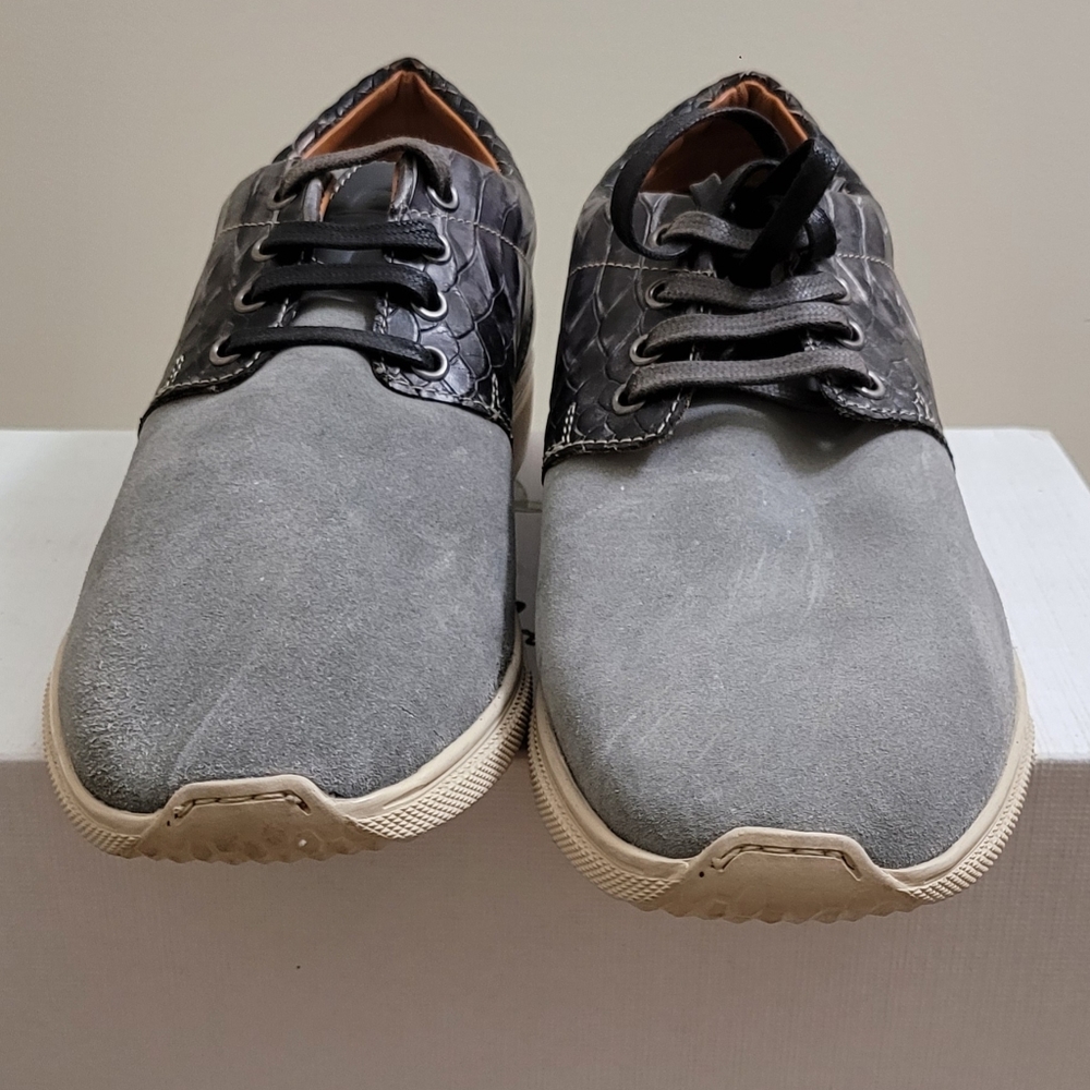 New Robert Graham Men’s leather Sneakers